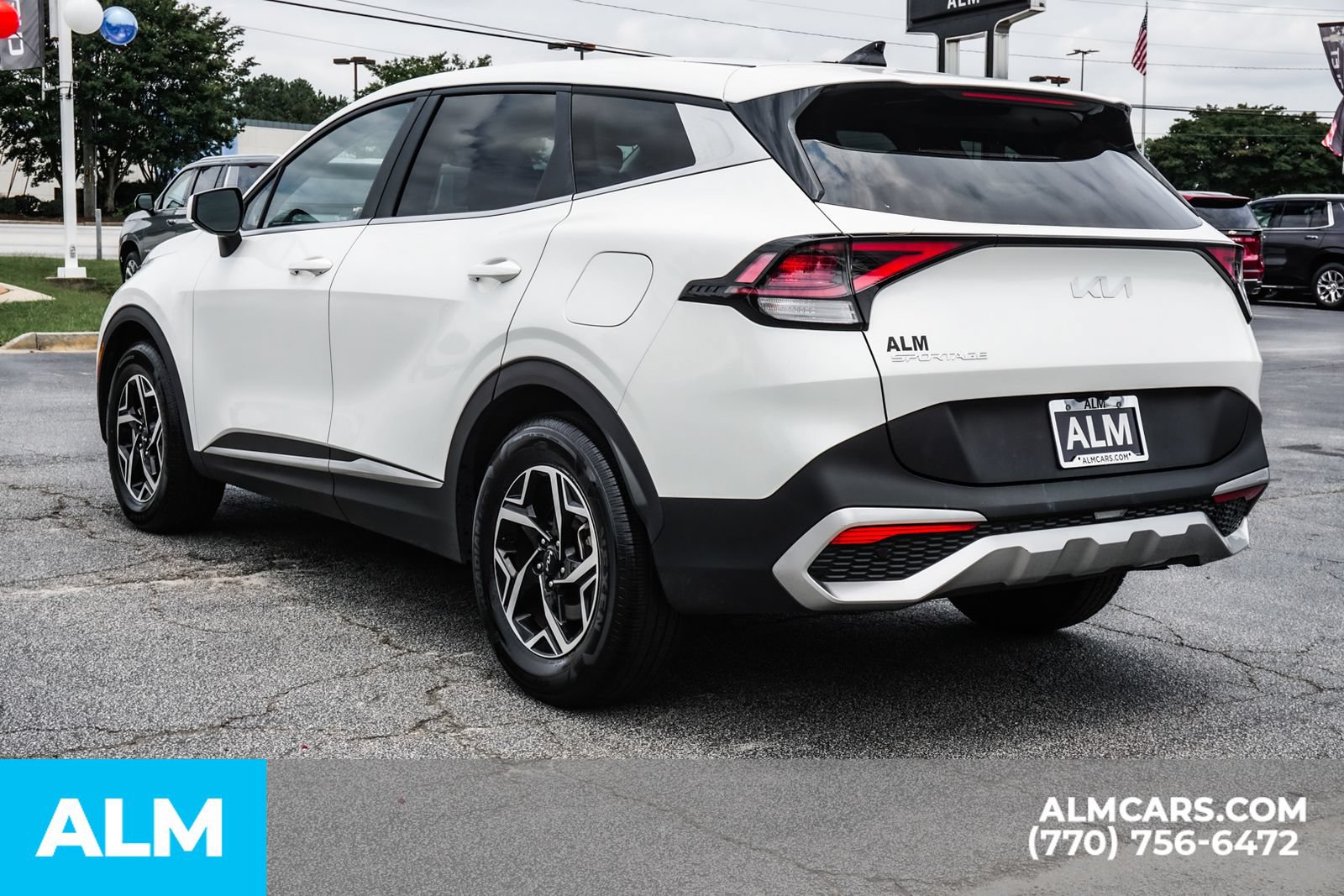 Used 2025 Kia Sportage LX FWD image 7