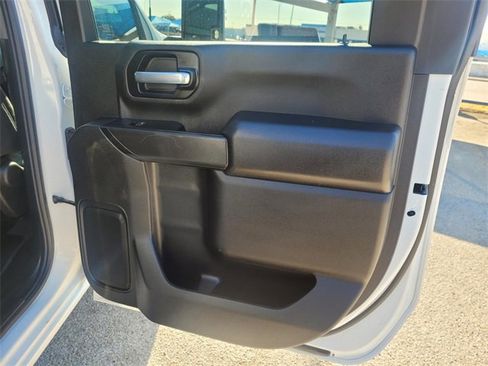 Used 2025 Chevrolet Silverado 2500 Custom w/ Custom Value Package image 10