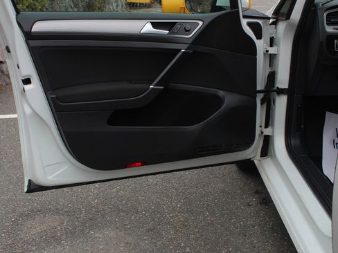 Used 2017 Volkswagen Golf Wolfsburg Edition image 12