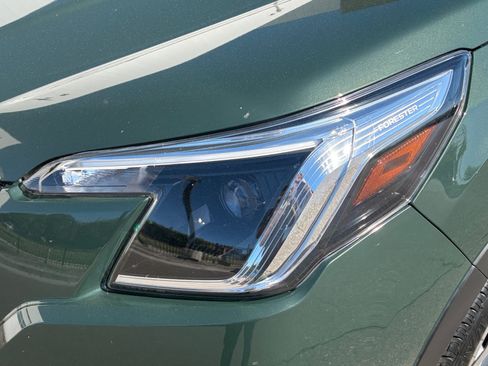 Used 2024 Subaru Forester Premium AWD/4WD image 9