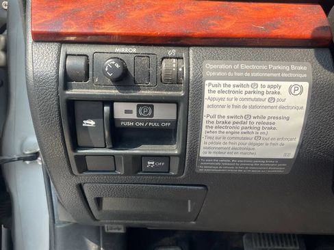 Used 2011 Subaru Outback 2.5i Limited w/ PWR Moonroof Pkg AWD/4WD image 49