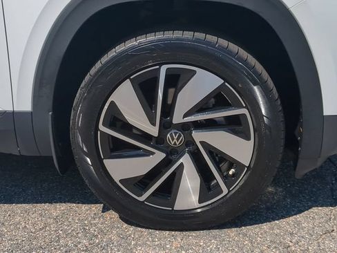 Used 2024 Volkswagen Atlas SE FWD image 10