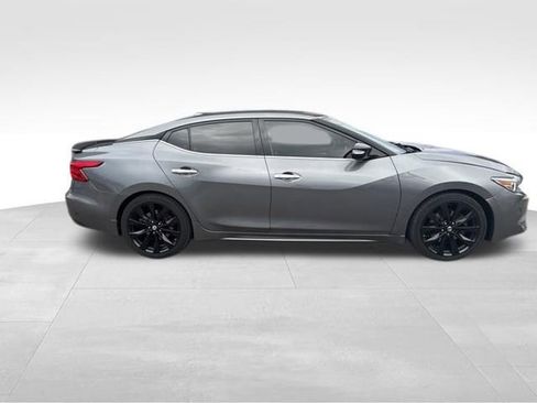 Used 2017 Nissan Maxima SR w/ Midnight Edition image 9