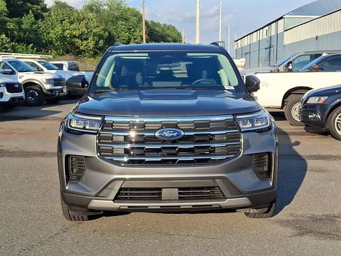New 2025 Ford Explorer Active image 2