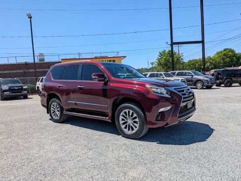 Used 2016 Lexus GX 460 Luxury w/ Preferred Accessory Package AWD/4WD image 3
