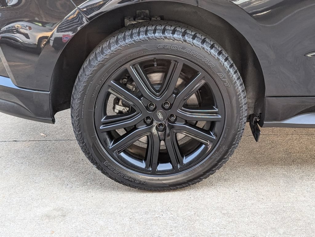 Used 2022 Ford Edge ST-Line w/ Class II Trailer Tow Package AWD/4WD image 3