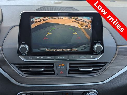 Used 2024 Nissan Altima 2.5 SV image 24