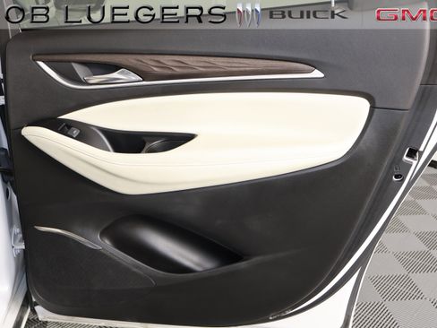 Used 2023 Buick Enclave Avenir w/ Avenir Technology Package image 17