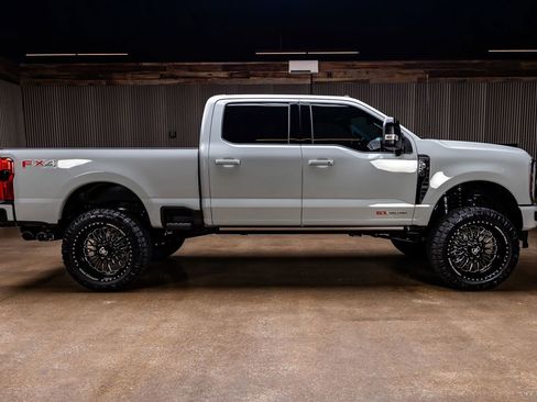 Used 2026 Ford F250 Platinum AWD/4WD image 11
