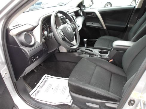 Used 2016 Toyota RAV4 LE AWD/4WD image 11