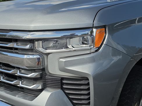 Used 2023 Chevrolet Silverado 1500 LTZ w/ LTZ Premium Package AWD/4WD image 9