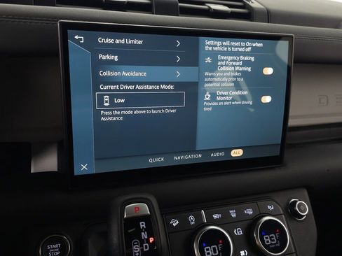 Used 2025 Land Rover Defender 110 S image 26