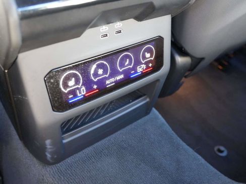 Used 2026 BMW M5 image 10