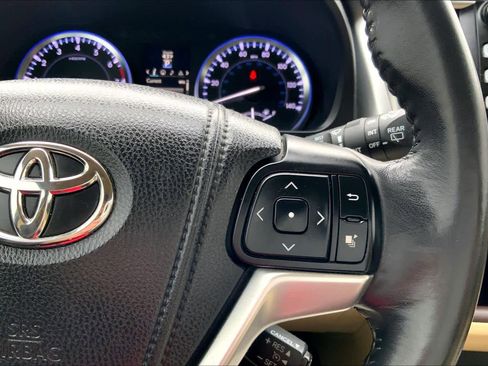 Used 2015 Toyota Highlander Limited image 22