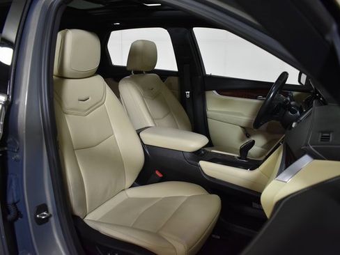 Used 2018 Cadillac XT5 Luxury w/ Driver Awareness Package image 34