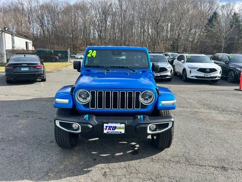 Used 2024 Jeep Wrangler Sahara image 10