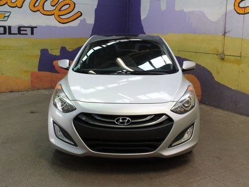 Used 2013 Hyundai Elantra GT w/ Style Pkg image 3