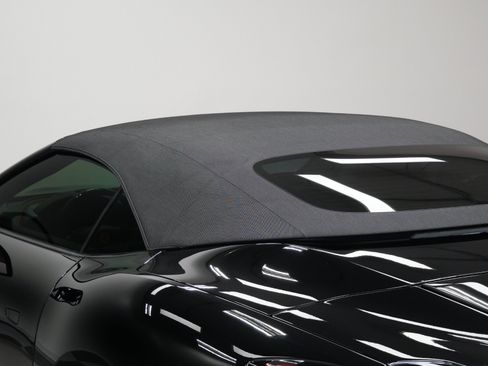 Used 2025 Ferrari Roma Spider RWD image 17