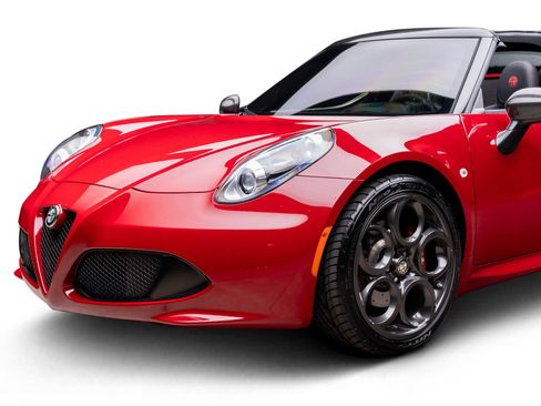 Used 2015 Alfa Romeo 4C Spider w/ Spider Track Package image 10