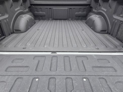 Used 2024 Ford F150 Lariat w/ FX4 Off-Road Package image 31