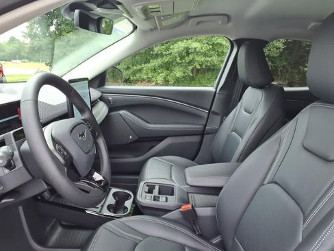 New 2025 Ford Mustang Mach-E Premium image 7