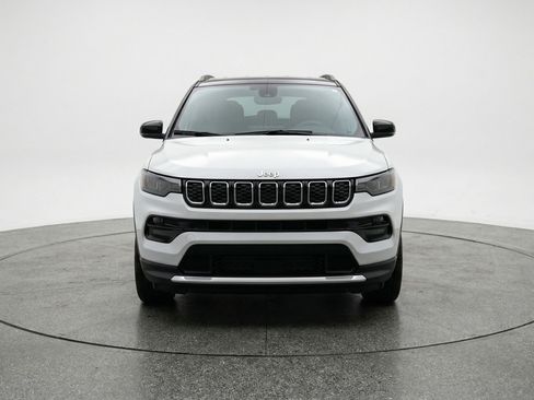 Used 2025 Jeep Compass Limited image 2