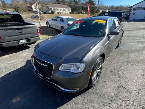 Used 2015 Chrysler 300 Limited image 15