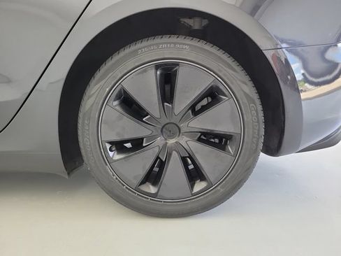 Used 2025 Tesla Model 3 Long Range AWD/4WD image 11