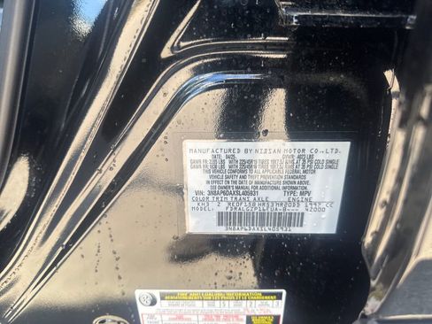 Used 2025 Nissan Kicks SR FWD image 31