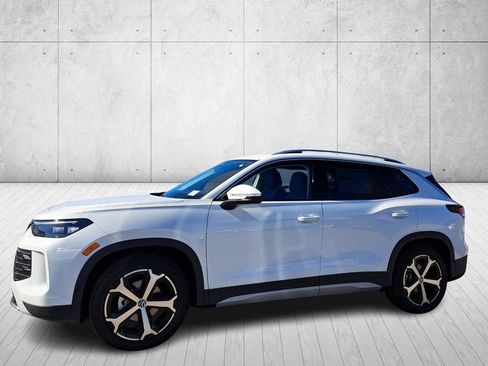 New 2026 Volkswagen Tiguan SE image 9