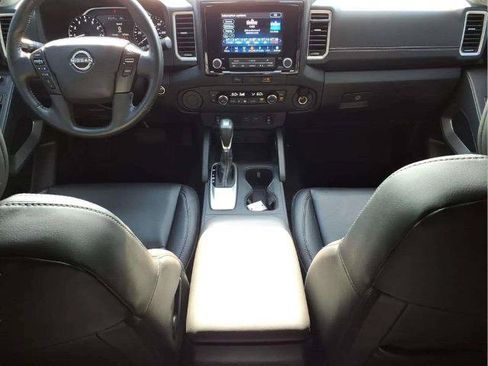 Certified 2024 Nissan Frontier SL RWD image 12