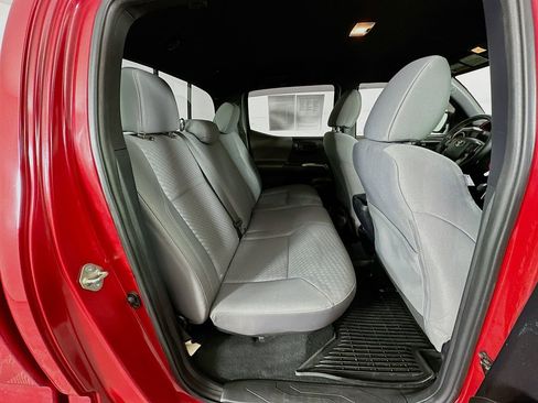 Used 2020 Toyota Tacoma SR5 image 32