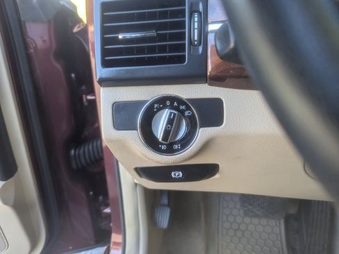 Used 2010 Mercedes-Benz GLK 350 4MATIC image 14