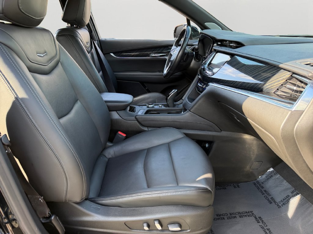 Used 2023 Cadillac XT6 Premium Luxury AWD/4WD image 7