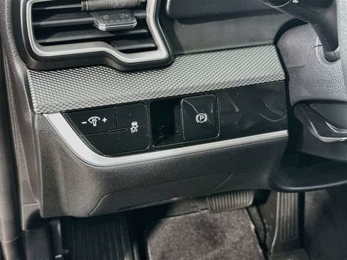 Used 2023 Kia Sportage LX AWD/4WD image 18