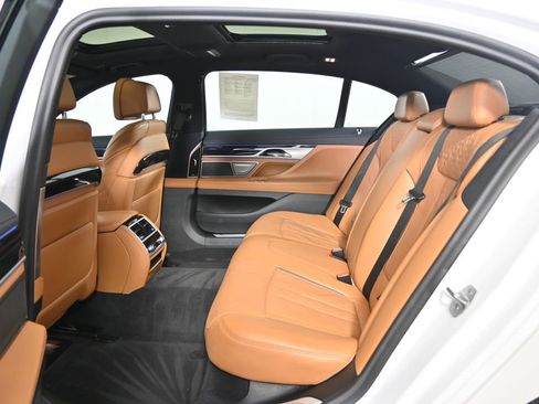 Used 2022 BMW 740i xDrive w/ M Sport Package AWD/4WD image 18