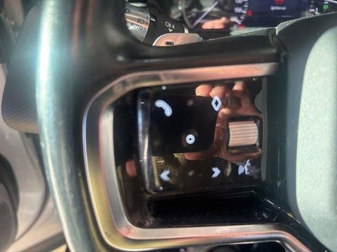 Used 2021 Land Rover Range Rover Velar S image 37