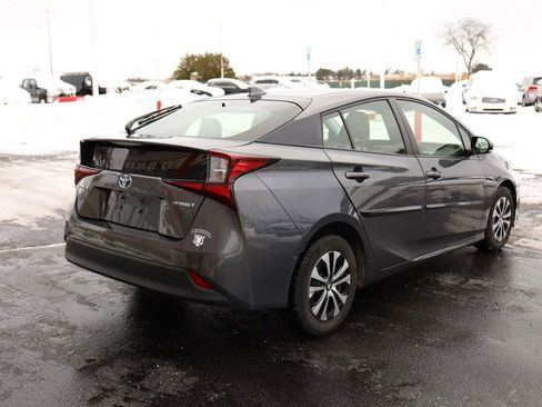 Used 2019 Toyota Prius XLE image 5