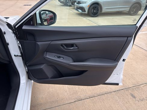 Used 2024 Nissan Sentra S FWD image 11