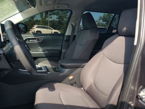Certified 2025 Toyota RAV4 XLE AWD/4WD image 16