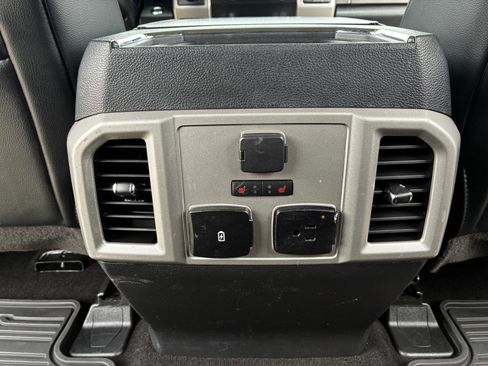 Used 2019 Ford F250 Lariat w/ Lariat Ultimate Package image 34