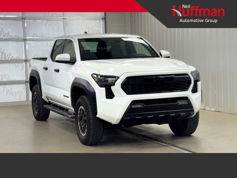 Used 2026 Toyota Tacoma TRD Off-Road AWD/4WD image 1