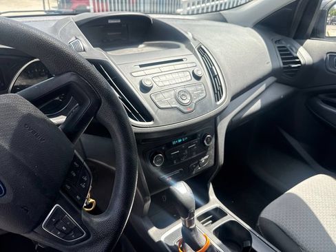 Used 2017 Ford Escape SE FWD image 18