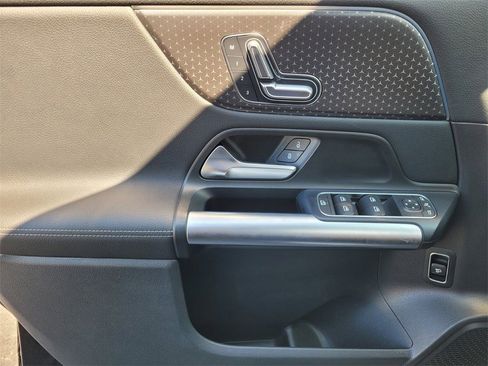 Certified 2025 Mercedes-Benz GLA 250 image 20