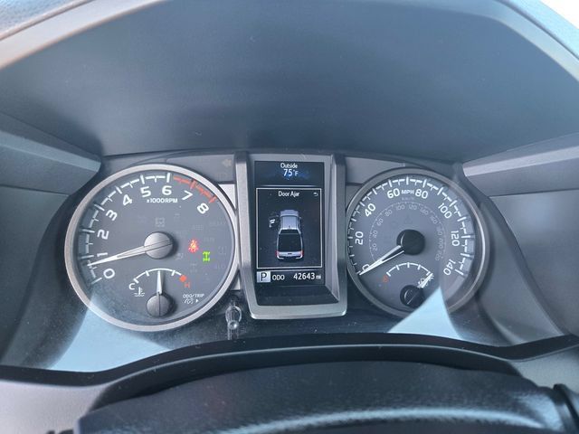 Used 2020 Toyota Tacoma TRD Off-Road w/ TRD Premium Off Road Package AWD/4WD image 18