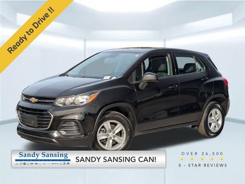 Used 2022 Chevrolet Trax LS image 1