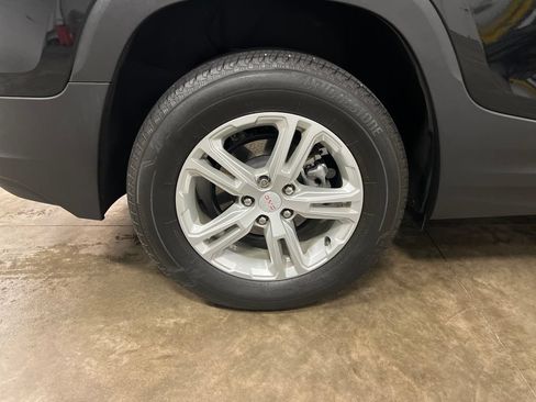 Certified 2023 GMC Terrain SLE w/ Driver Convenience Package AWD/4WD image 10