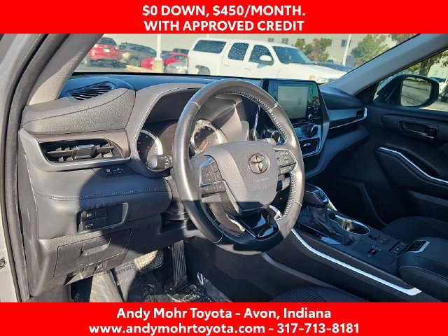 Used 2021 Toyota Highlander LE FWD image 9
