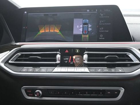 Used 2020 BMW X7 xDrive40i w/ Premium Package AWD/4WD image 12