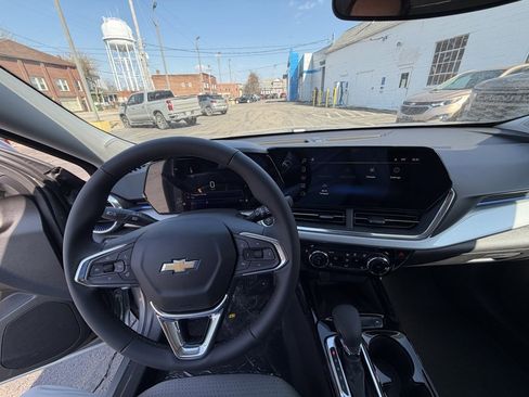 New 2026 Chevrolet Trax LT w/ Sunroof Package image 8